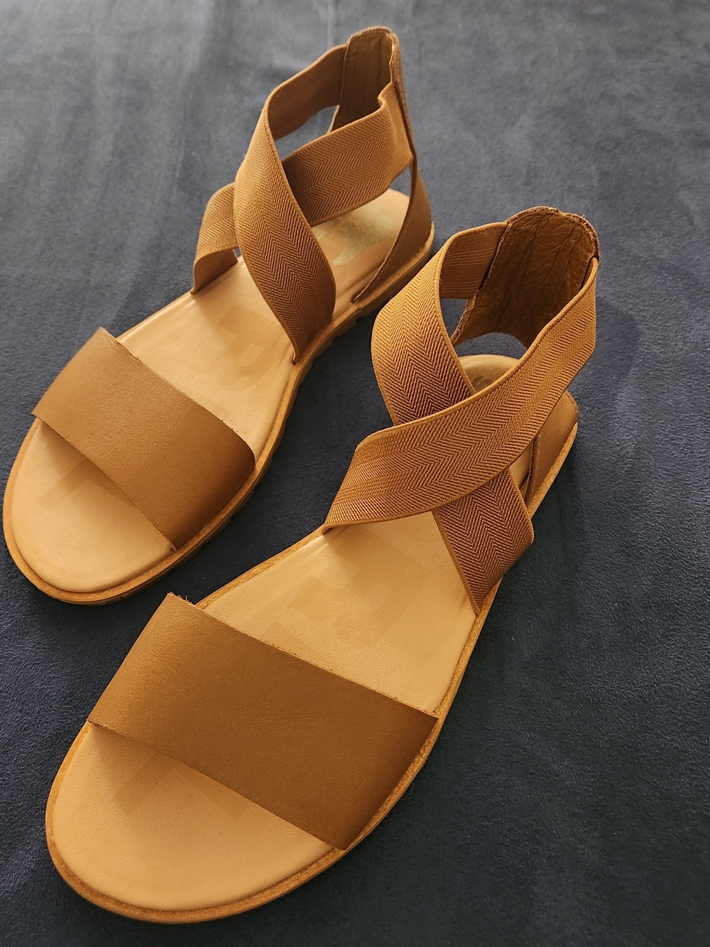 Sorel Women’s Ella II Tan Elastic Criss Cross Sandals Size 7